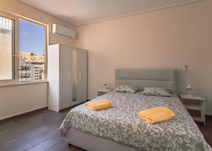 Acropolis Comfy Home In The Heart Of For 4 By Filos Inc