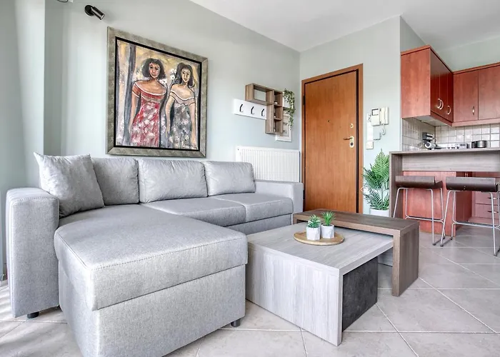 Sunny & Cosy Apt With Balcony In Peristeri!